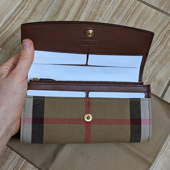 Burberry House Check Porter Leather Wallet - Picture 11 of 11